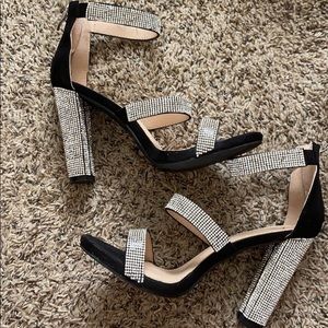 Windsor Essential Suede Black Platforms